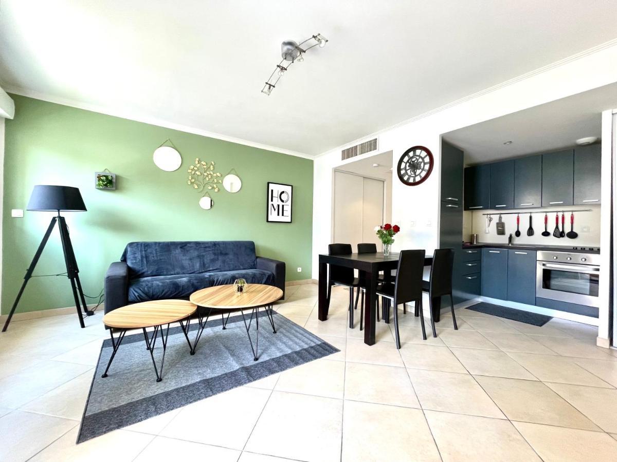 Apartment L'altezza Joli T2, Proche Plage, Terrasse, Parking Menton